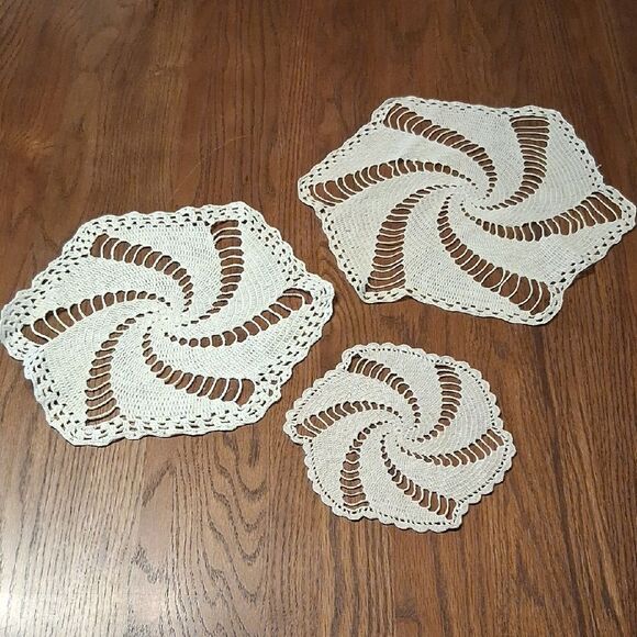 Elegant 3 pc. Cream, white, & taupe pinwheel Crochet Doilies Set - Picture 1 of 7